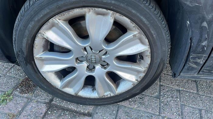 Audi A1 Sloopvoertuig (2013, Metallic, Zwart)