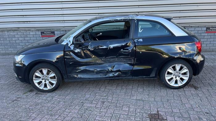 Audi A1 Sloopvoertuig (2013, Metallic, Zwart)