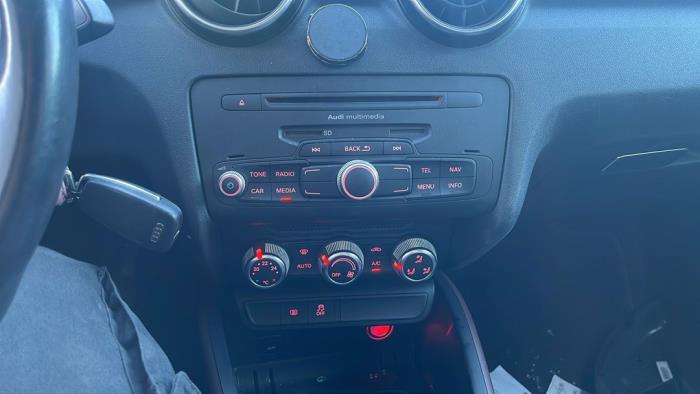 Audi A1 Sloopvoertuig (2013, Metallic, Zwart)