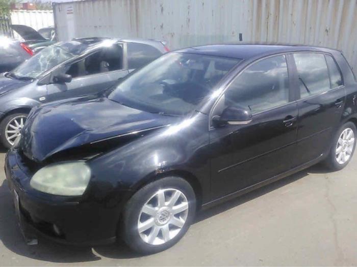 Volkswagen Golf V 2.0 FSI 16V Skrotfordon (2004, ZWART)