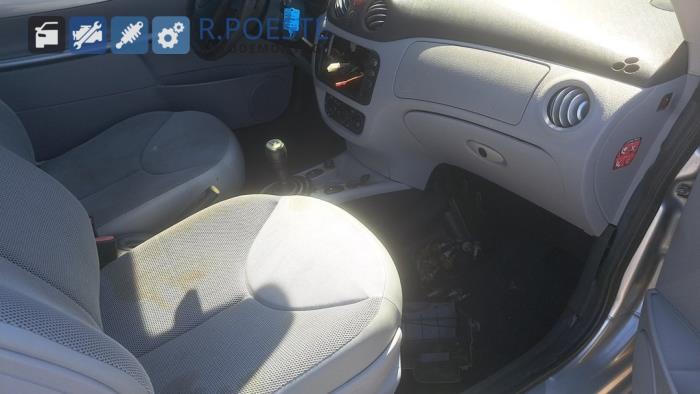 Citroen C3 Pluriel 1.4 Skrotfordon (2004, GRIJS)