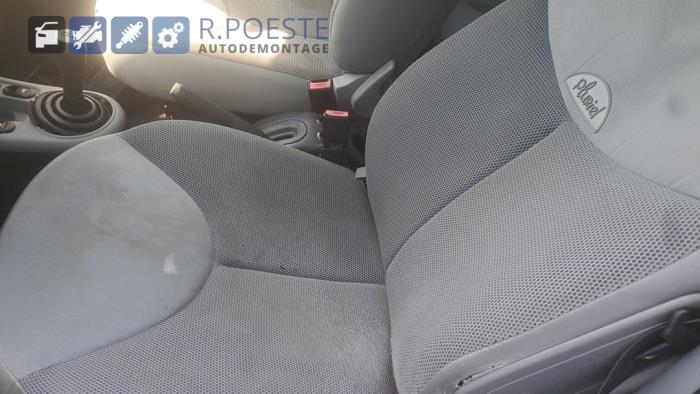 Citroen C3 Pluriel 1.4 Skrotfordon (2004, GRIJS)