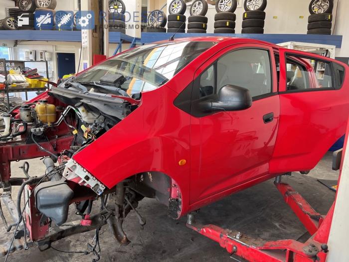 Chevrolet Spark 1.0 16V Skrotfordon (2010, ROOD)