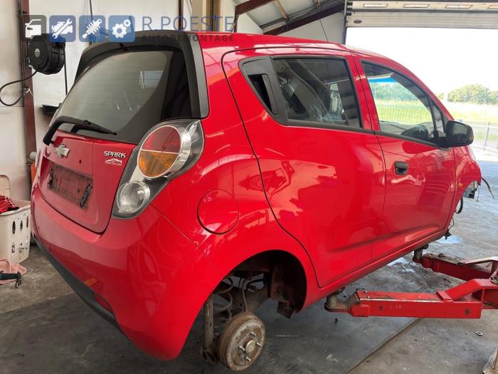 Chevrolet Spark 1.0 16V Skrotfordon (2010, ROOD)