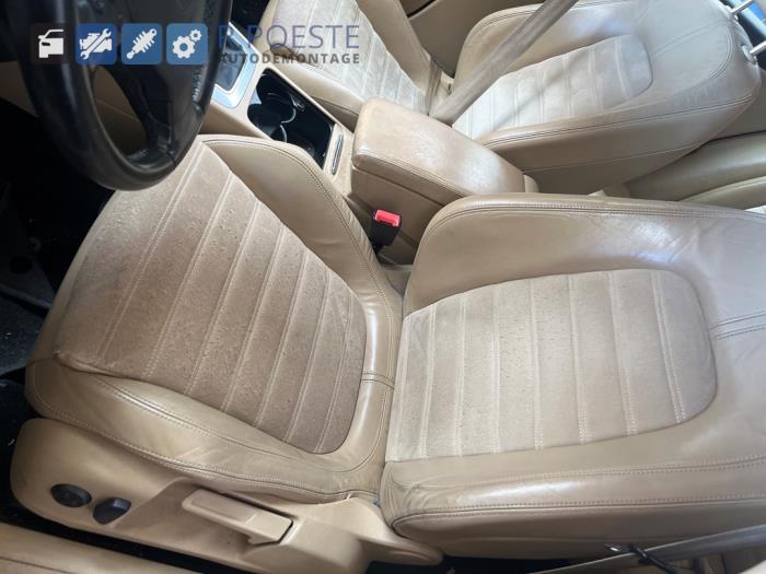 Volkswagen Passat Variant 2.0 FSI 16V Skrotfordon (2007, BRUIN)