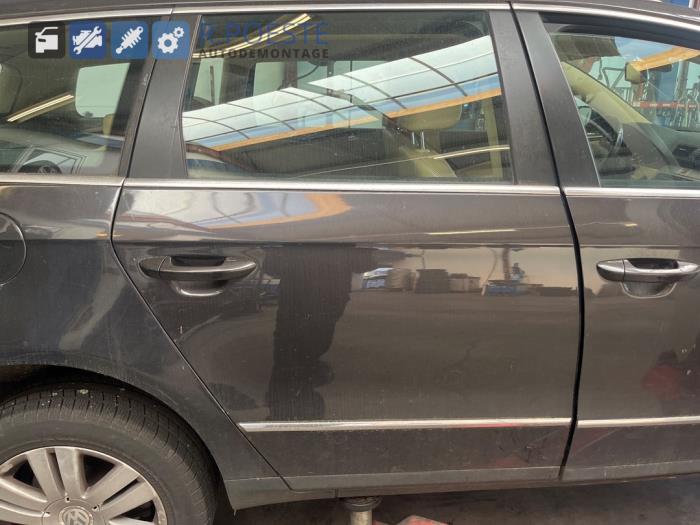 Volkswagen Passat Variant 2.0 FSI 16V Skrotfordon (2007, BRUIN)