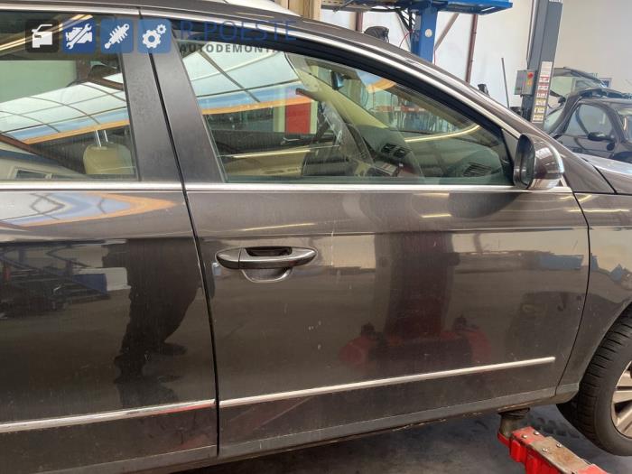 Volkswagen Passat Variant 2.0 FSI 16V Skrotfordon (2007, BRUIN)