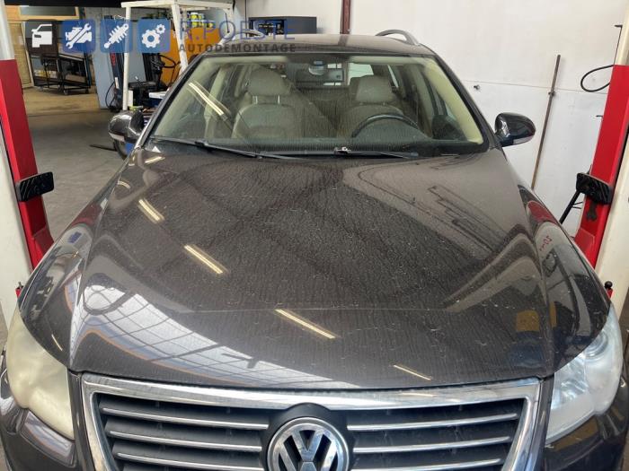 Volkswagen Passat Variant 2.0 FSI 16V Skrotfordon (2007, BRUIN)