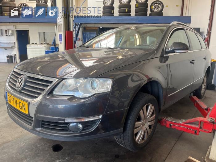 Volkswagen Passat Variant 2.0 FSI 16V Skrotfordon (2007, BRUIN)