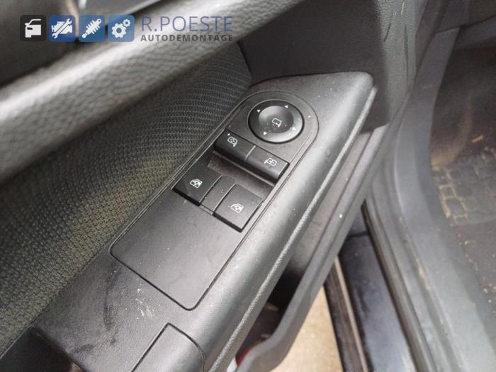 Opel Astra H SW 1.7 CDTi 16V Skrotfordon (2007, ZWART)