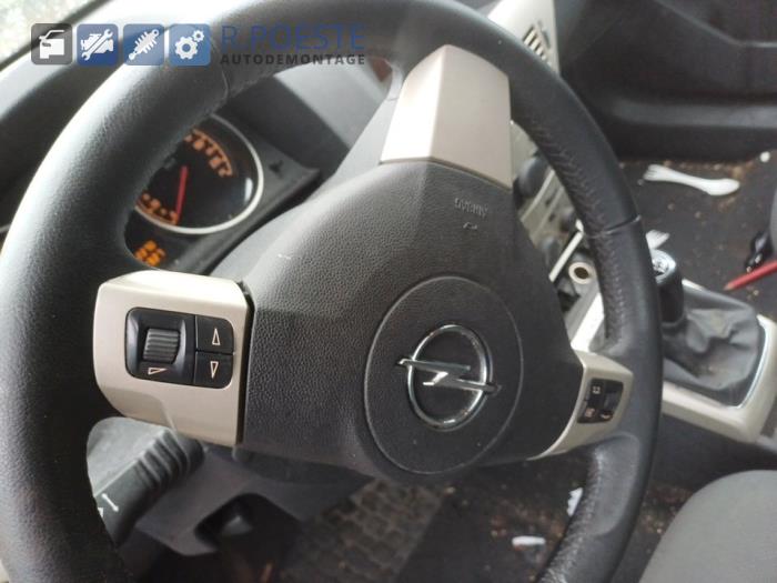 Opel Astra H SW 1.7 CDTi 16V Skrotfordon (2007, ZWART)