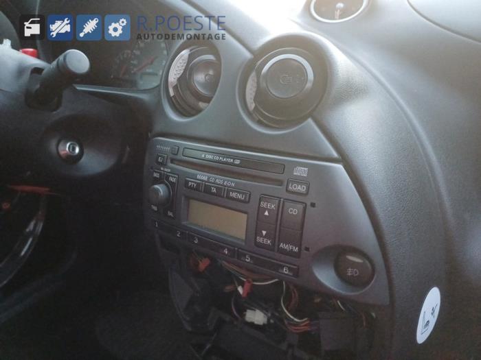 Ford StreetKa 1.6i Skrotfordon (2003, ZWART)