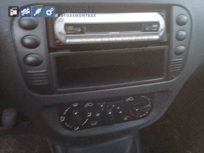 Citroen C2 1.1 Sloopvoertuig (2005, Grijs)