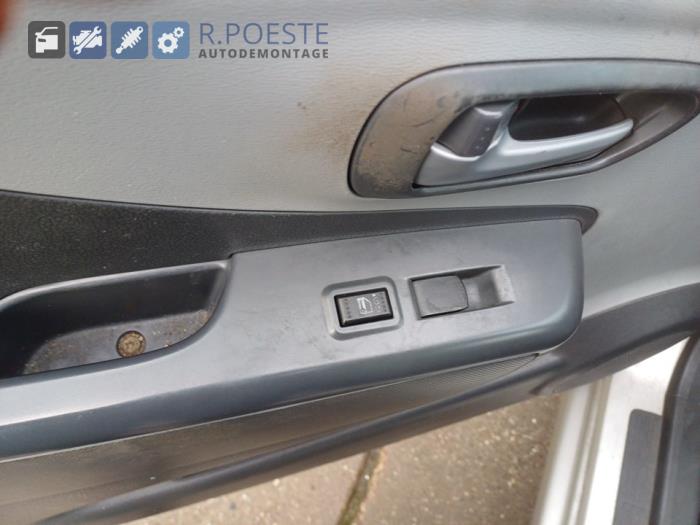 Suzuki Alto 1.0 12V Skrotfordon (2010, GRIJS)