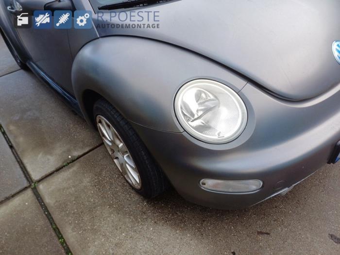 Volkswagen New Beetle 1.6 Skrotfordon (2003, GRIJS)