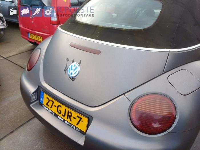 Volkswagen New Beetle 1.6 Skrotfordon (2003, GRIJS)