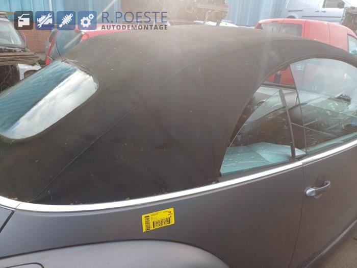Volkswagen New Beetle 1.6 Skrotfordon (2003, GRIJS)
