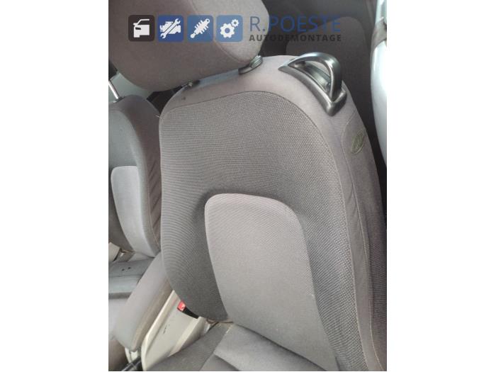 Volkswagen New Beetle 1.6 Skrotfordon (2003, GRIJS)