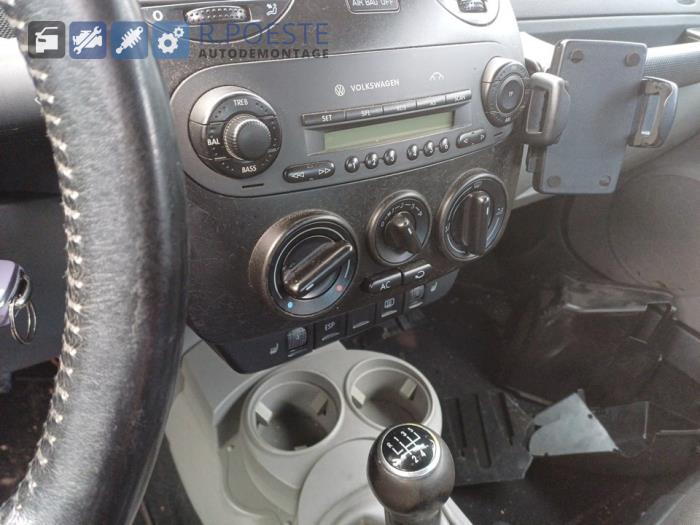 Volkswagen New Beetle 1.6 Skrotfordon (2003, GRIJS)