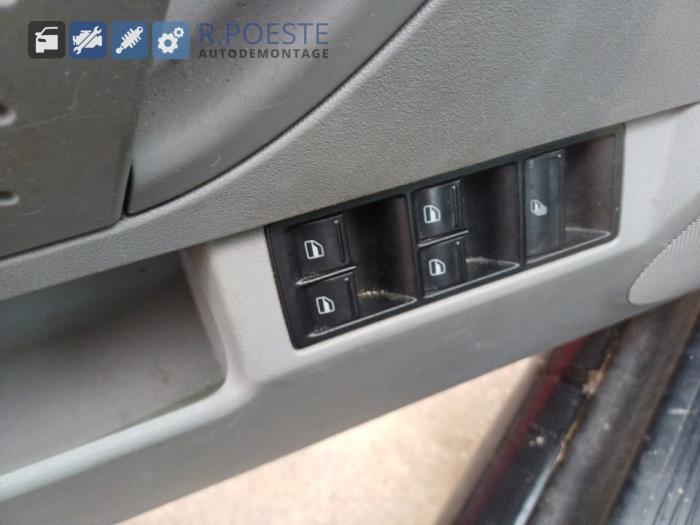 Volkswagen New Beetle 1.6 Skrotfordon (2003, GRIJS)