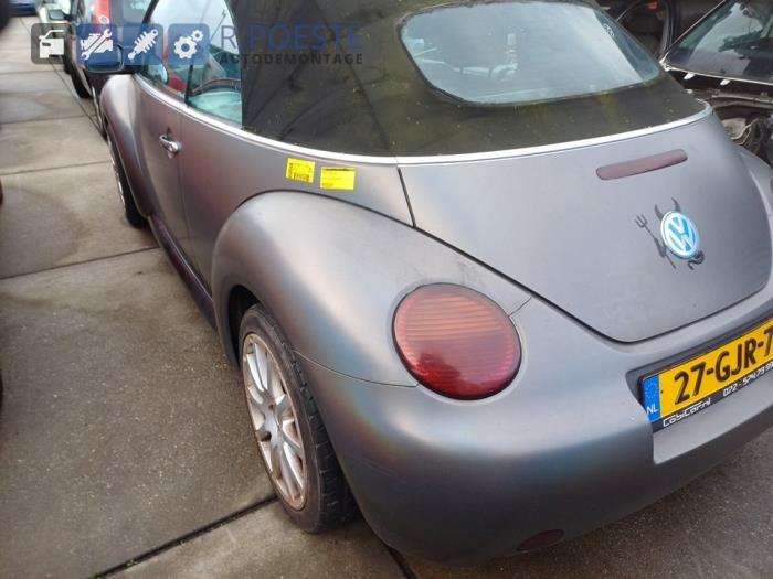 Volkswagen New Beetle 1.6 Skrotfordon (2003, GRIJS)