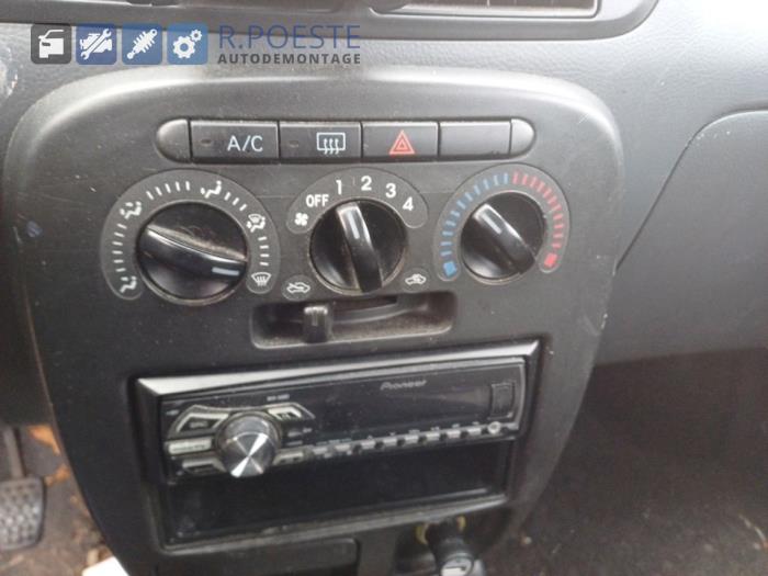 Daihatsu Cuore 1.0 12V DVVT Skrotfordon (2004, ROOD)