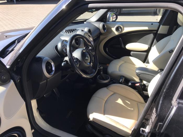 Mini Countryman 1.6 16V Cooper S ALL4 Sloopvoertuig (2010, Metallic, Zwart)