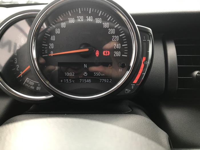 Mini Mini 1.2 12V One Occasion (2017, Licht, Metallic, Zilvergrijs, Helder)