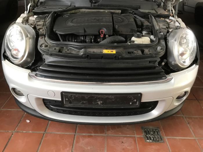 Mini Clubman 1.6 One D Sloopvoertuig (2012, Licht, Metallic, Helder, Wit, Zilver)