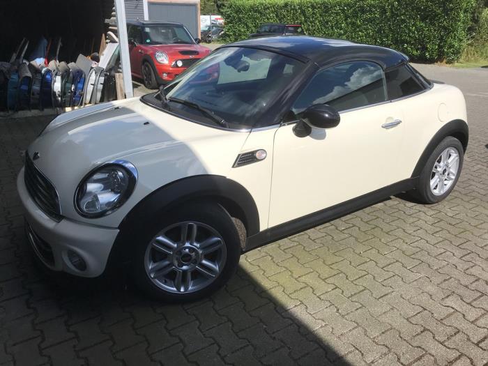 Mini Coupe 1.6 16V Cooper Occasion (2013, Donker, Wit)
