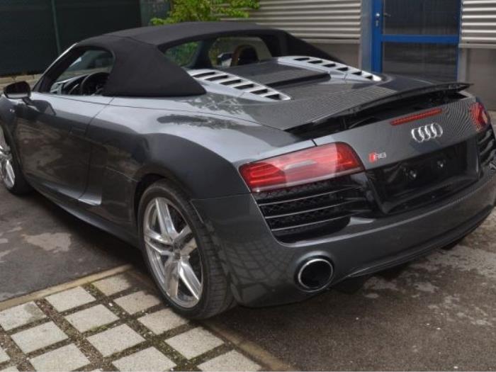 Audi R8 Spyder 5.2 V10 40V FSI Skrotfordon (2014, GRIJS)