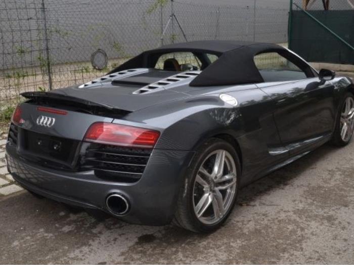 Audi R8 Spyder 5.2 V10 40V FSI Skrotfordon (2014, GRIJS)