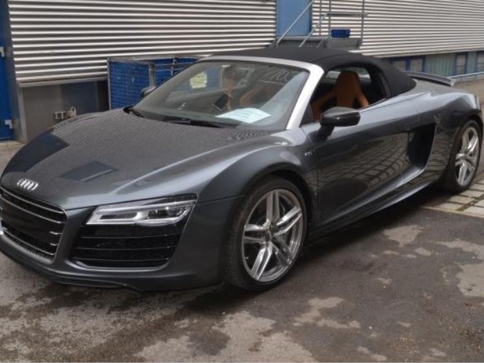 Audi R8 Spyder 5.2 V10 40V FSI Skrotfordon (2014, GRIJS)