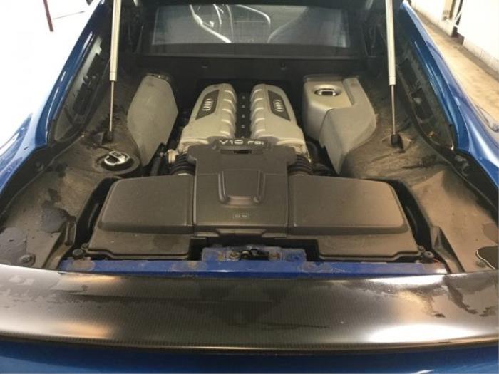 Audi R8 5.2 GT V10 40V LMX Skrotfordon (2015, METALLIC BLAUW)