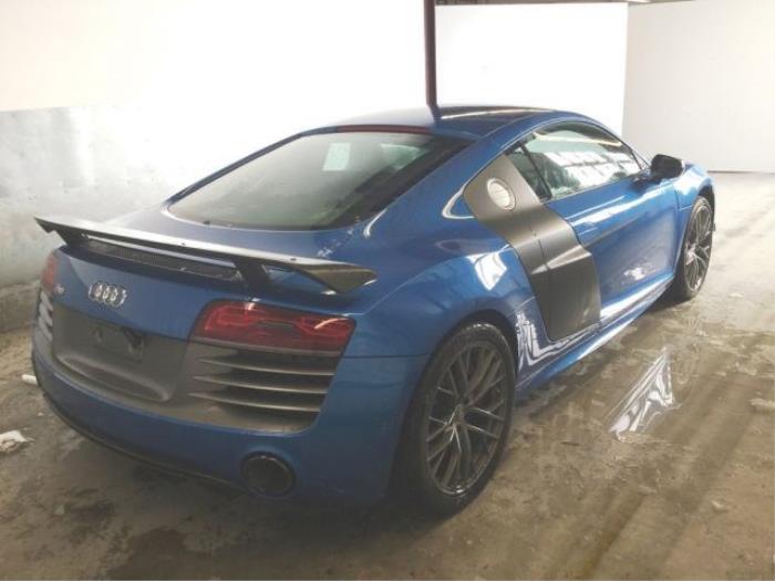 Audi R8 5.2 GT V10 40V LMX Skrotfordon (2015, METALLIC BLAUW)