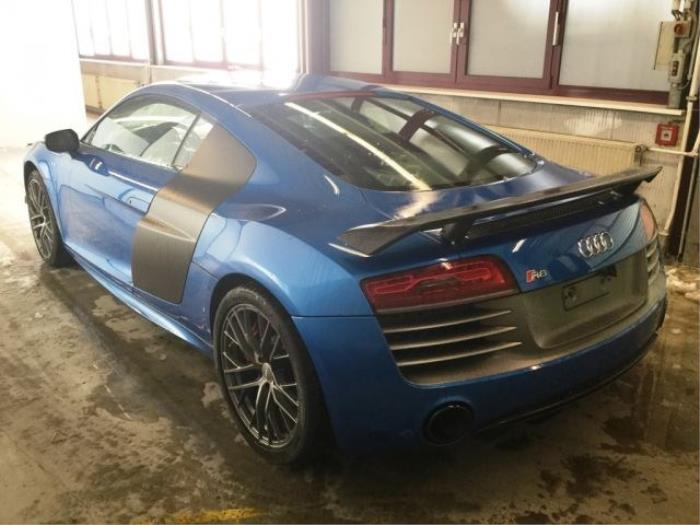 Audi R8 5.2 GT V10 40V LMX Skrotfordon (2015, METALLIC BLAUW)