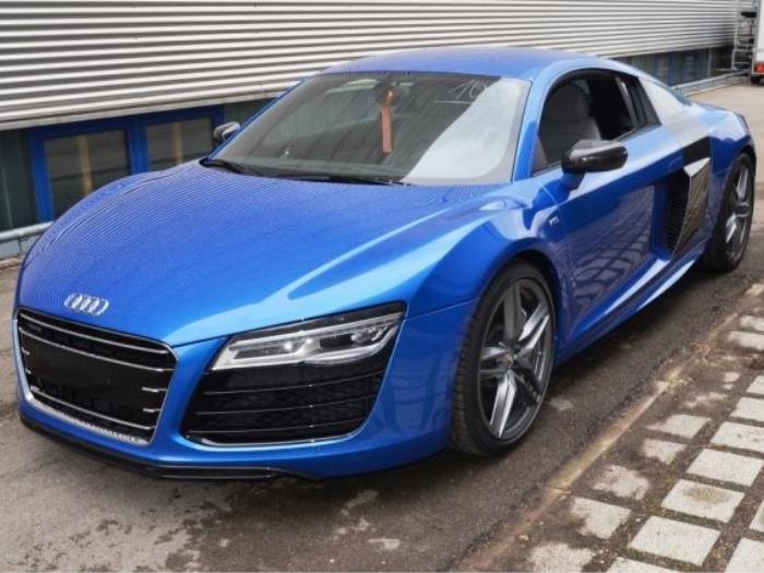 Audi R8 5.2 V10 40V FSI Skrotfordon (2015, METALLIC BLAUW)