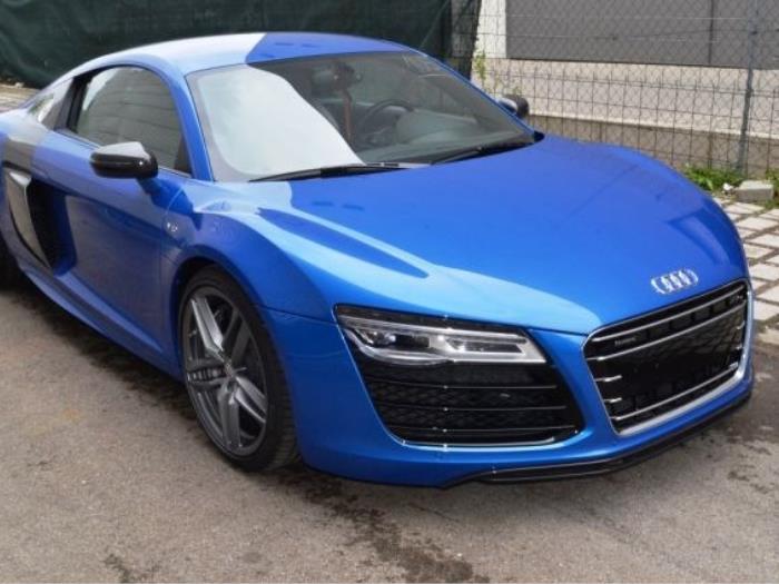 Audi R8 5.2 V10 40V FSI Skrotfordon (2015, METALLIC BLAUW)