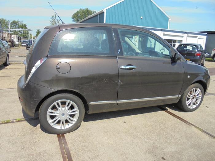 Lancia Ypsilon 1.2 Skrotfordon (2008, BRUIN)