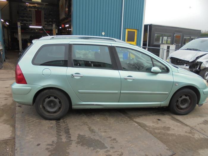 Peugeot 307 SW 1.6 16V Skrotfordon (2003, GROEN)