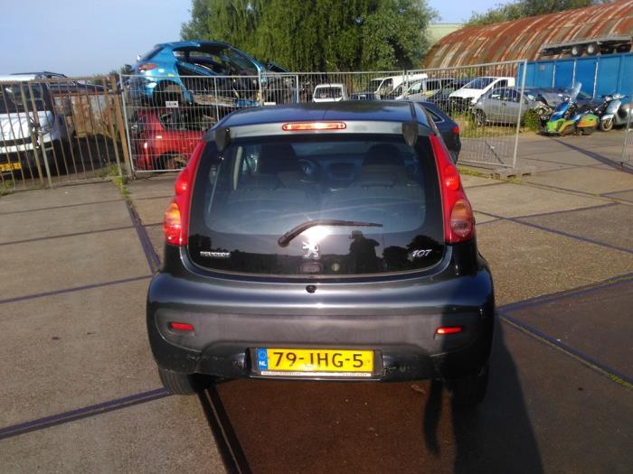 Peugeot 107 1.0 12V Skrotfordon (2009, GRIJS ANTRACIET)
