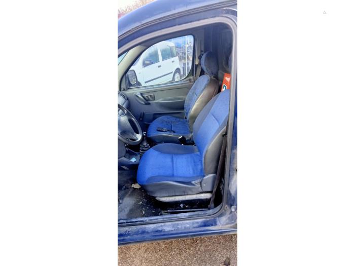 Peugeot Partner 2.0 HDi Skrotfordon (2001, NIET VAN TOEPASSING)