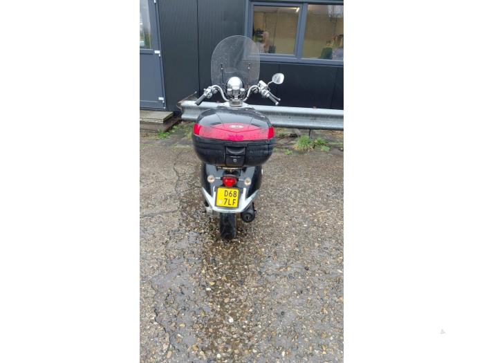 Sym Scooter (Sloopvoertuig, 2011, Graniet)