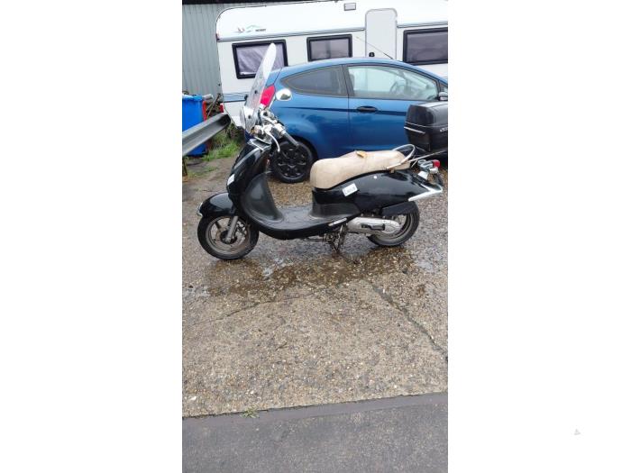 Sym Scooter (Sloopvoertuig, 2011, Graniet)