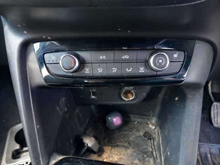 Opel Corsa F 1.2 Turbo 12V 100 Samochód złomowany (2020, Bialy, Bialy)