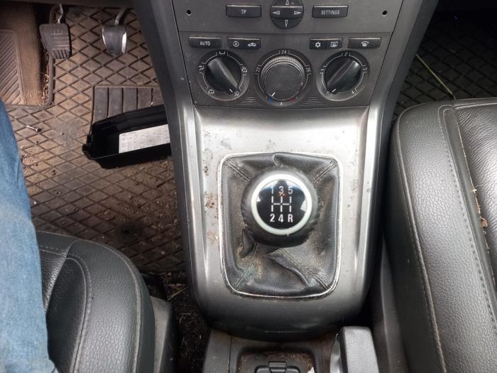 Opel Antara 2.0 CDTI 16V 4x2 Sloopvoertuig (2008, Zwart)