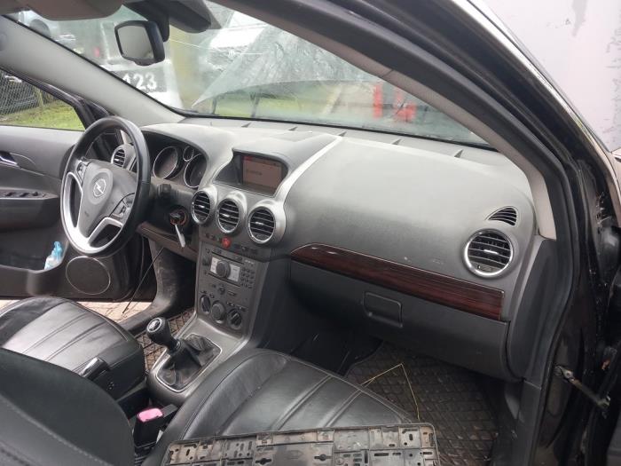 Opel Antara 2.0 CDTI 16V 4x2 Sloopvoertuig (2008, Zwart)