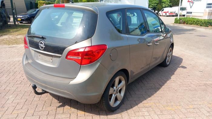 Opel Meriva 1.4 16V Ecotec Sloopvoertuig (2010, Zilvergrijs, Bruin)