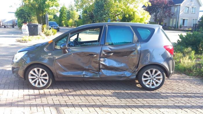 Opel Meriva 1.4 Turbo 16V ecoFLEX Sloopvoertuig (2010, Zilvergrijs, Carbon, Grijs)