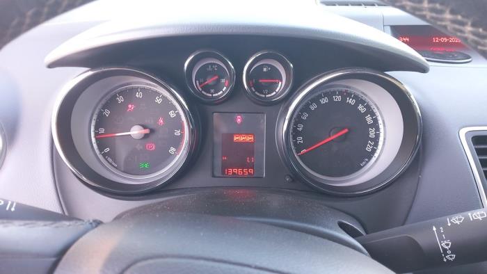 Opel Meriva 1.4 Turbo 16V ecoFLEX Sloopvoertuig (2010, Zilvergrijs, Carbon, Grijs)